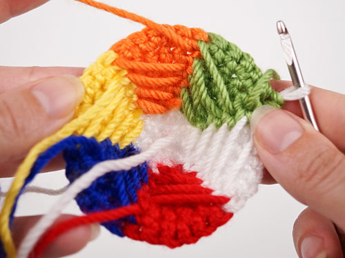 Amigurumi Beach Ball crochet pattern by June Gilbank