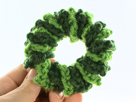 mini wreath ornament crochet pattern by planetjune