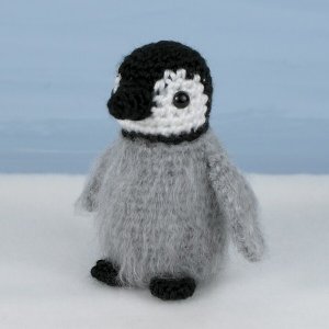 Baby Emperor Penguin amigurumi crochet pattern