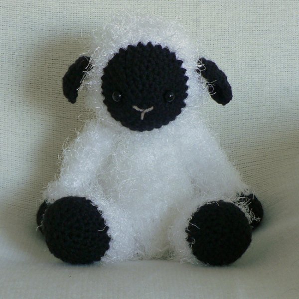 Fuzzy Lamb amigurumi crochet pattern - Click Image to Close