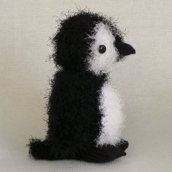Fuzzy Penguin amigurumi crochet pattern