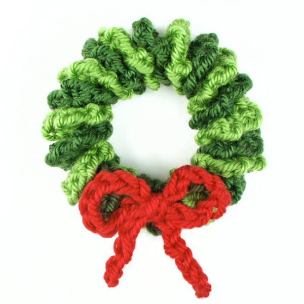 Mini Wreath Ornament DONATIONWARE crochet pattern - Click Image to Close