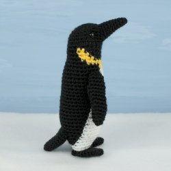 (image for) Emperor Penguin amigurumi crochet pattern