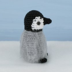 (image for) Baby Emperor Penguin amigurumi crochet pattern