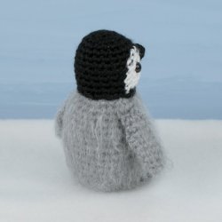 (image for) Baby Emperor Penguin amigurumi crochet pattern