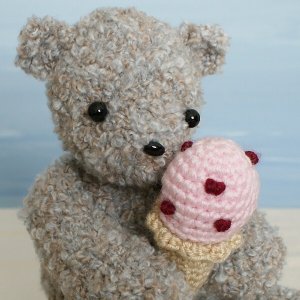 Ice Cream Bear amigurumi crochet pattern