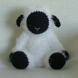 (image for) Fuzzy Lamb amigurumi crochet pattern