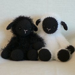 (image for) Fuzzy Lamb amigurumi crochet pattern