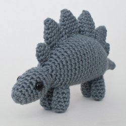 Stegosaurus - amigurumi dinosaur crochet pattern