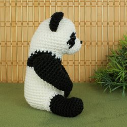 (image for) Giant Panda amigurumi crochet pattern