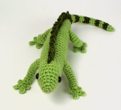 (image for) Iguana (lizard) amigurumi crochet pattern