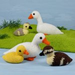 (image for) Duck and Goose Families amigurumi crochet patterns (adults & babies)