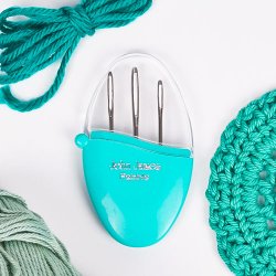 Knitters (& Crocheters!) Pebble: 3 large yarn needles in a flip-top storage case