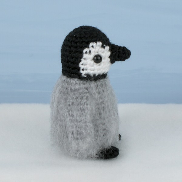 Baby Emperor Penguin amigurumi crochet pattern - Click Image to Close