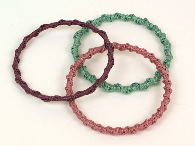 Twisted Chain Bangle DONATIONWARE crochet pattern - Click Image to Close