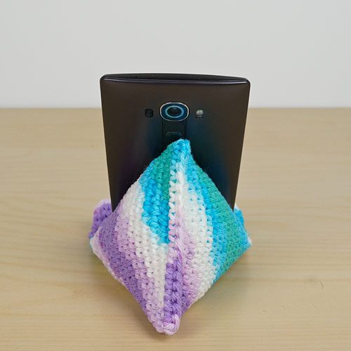 Crochet Phone Stand DONATIONWARE crochet pattern - Click Image to Close
