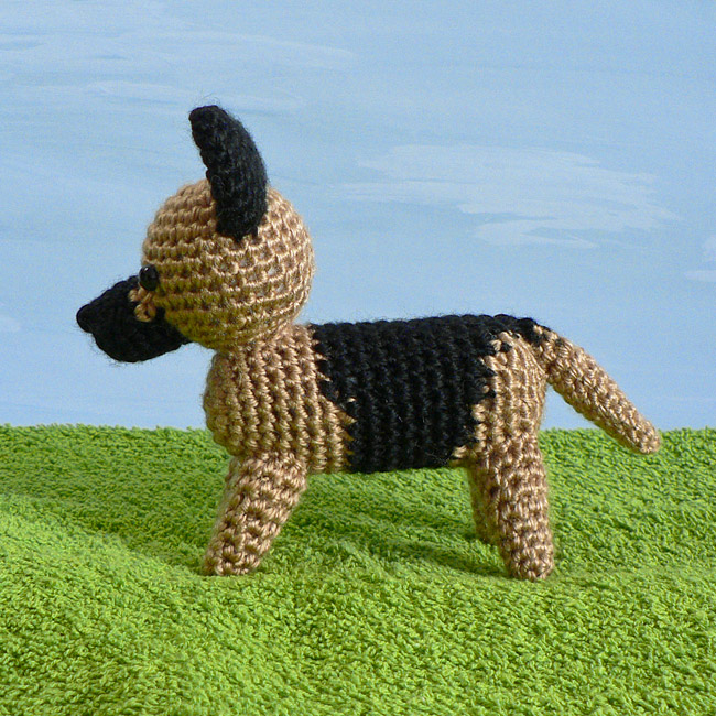 (image for) AmiDogs German Shepherd (Alsatian) amigurumi crochet pattern - Click Image to Close