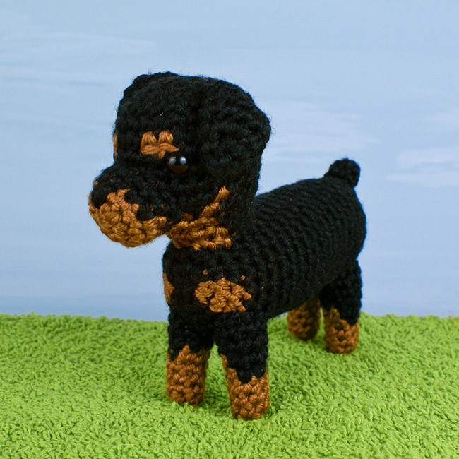 (image for) AmiDogs Rottweiler amigurumi crochet pattern - Click Image to Close