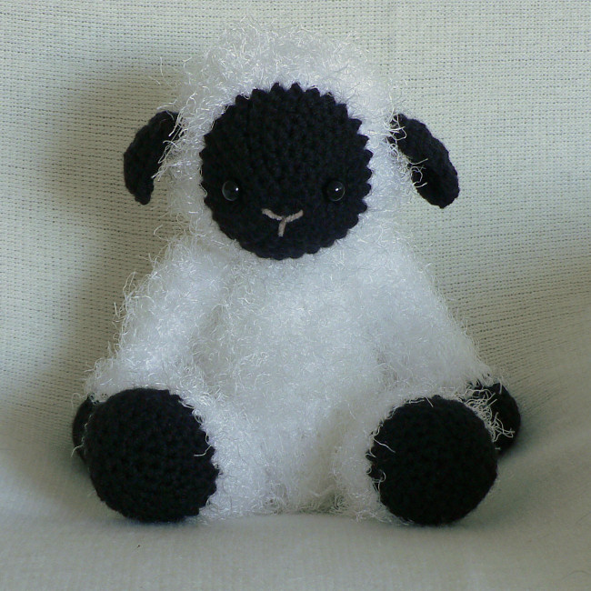 (image for) Fuzzy Lamb amigurumi crochet pattern - Click Image to Close