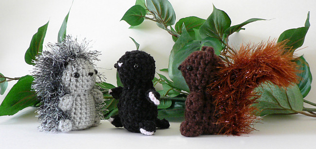 Mini Fuzzies Woodland Creatures: three amigurumi crochet patterns: Squirrel, Hedgehog, Mole - Click Image to Close