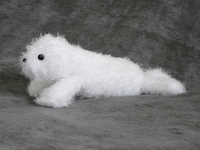 Fuzzy Seal amigurumi crochet pattern - Click Image to Close