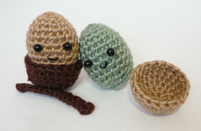 Amigurumi Acorn DONATIONWARE crochet pattern - Click Image to Close