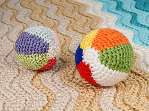 Amigurumi Beach Ball DONATIONWARE crochet pattern - Click Image to Close