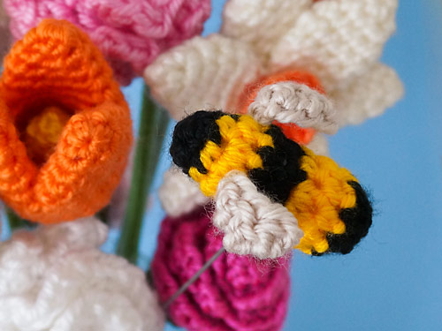(image for) Tiny Bees DONATIONWARE crochet pattern - Click Image to Close
