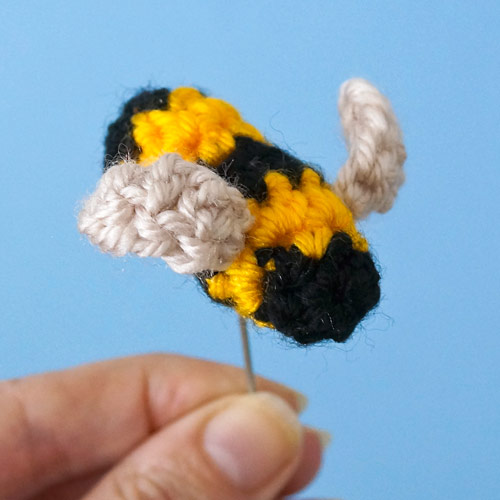 (image for) Tiny Bees DONATIONWARE crochet pattern - Click Image to Close
