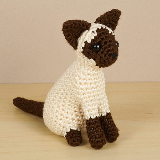 (image for) AmiCats Siamese Cat amigurumi crochet pattern - Click Image to Close