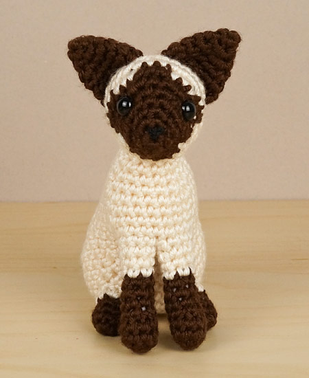 (image for) AmiCats Siamese Cat amigurumi crochet pattern - Click Image to Close