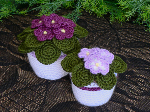(image for) African Violets crochet pattern - Click Image to Close