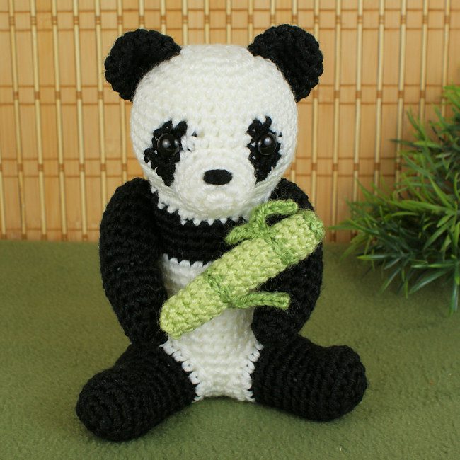 Giant Panda amigurumi crochet pattern - Click Image to Close