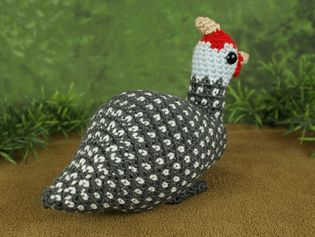 Guinea Fowl amigurumi bird crochet pattern - Click Image to Close