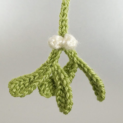 (image for) Christmas Decor Set 2: Mistletoe & Mini Baubles crochet patterns - Click Image to Close