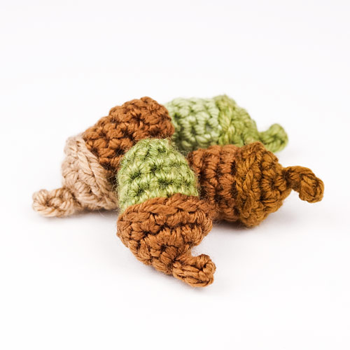 Oak Leaf Collection & Life-Sized Acorn: THREE crochet patterns - Click Image to Close