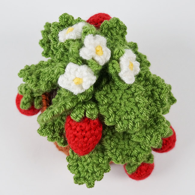 (image for) Strawberry Plant crochet pattern - Click Image to Close