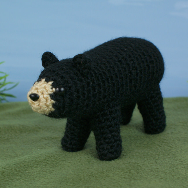 Black, Brown & Polar Bears: THREE amigurumi crochet patterns - Click Image to Close