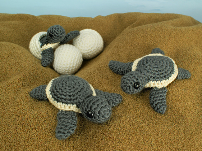 (image for) Baby Sea Turtle Collection and Appliques: EIGHT crochet patterns - Click Image to Close